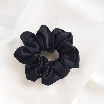 Black Silk Scrunchise