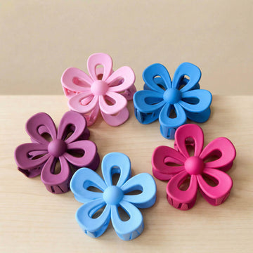 Hollow Flower Claw Clip