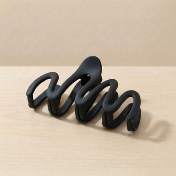 Matte Wave Snake Hair Claw